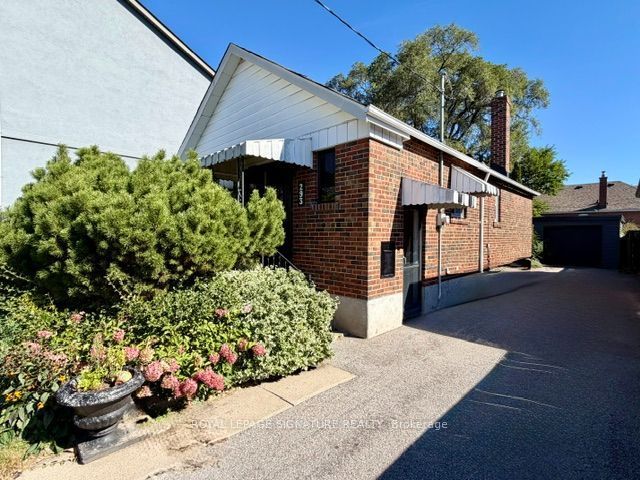 Photo of 293 Glebemount Avenue, Toronto, ON M4C 3V4 (MLS # E13870834)
