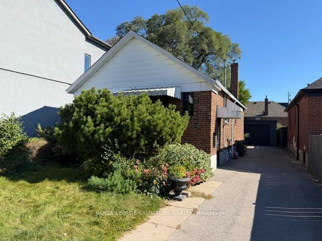 Photo of 293 Glebemount Avenue, Toronto, ON M4C 3V4 (MLS # E13870834)