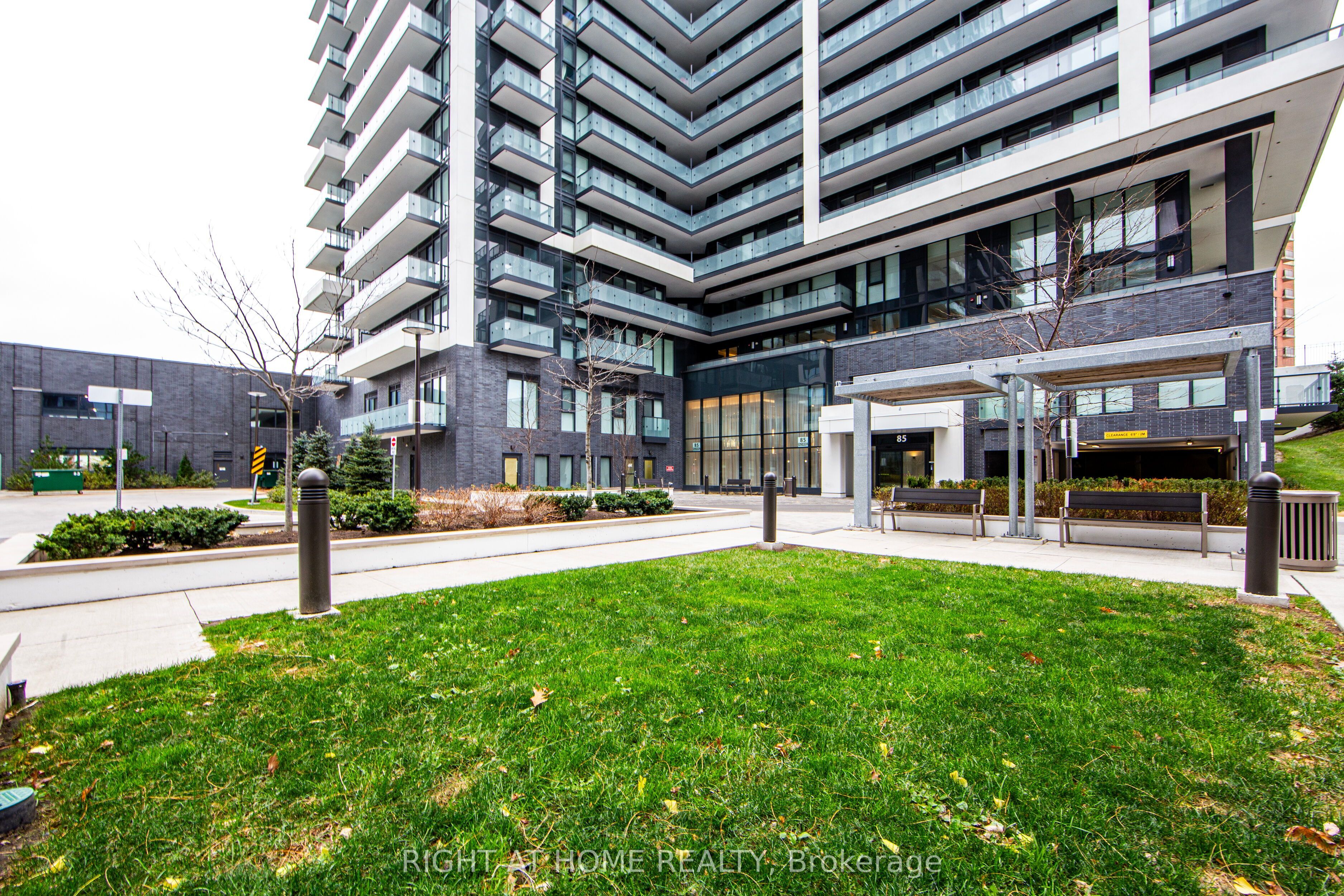 85 Oneida Crescent 504