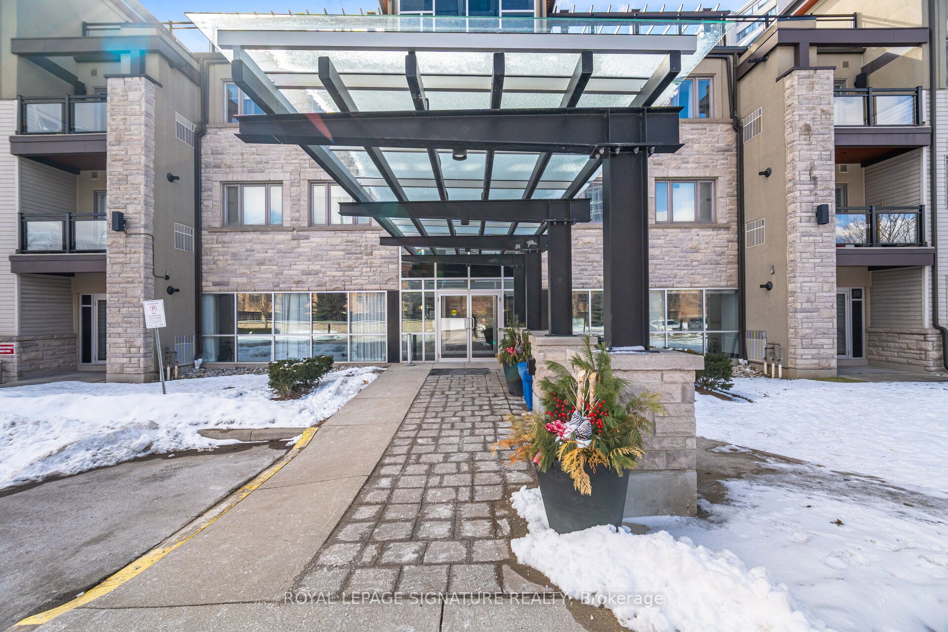 570 Lolita Gardens 231