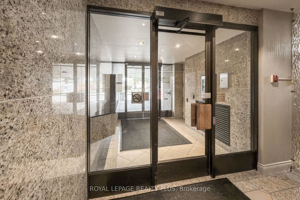 Photo of 260 Scarlett Road #1206, Toronto, ON M6N 4X6 (MLS # W12558916)