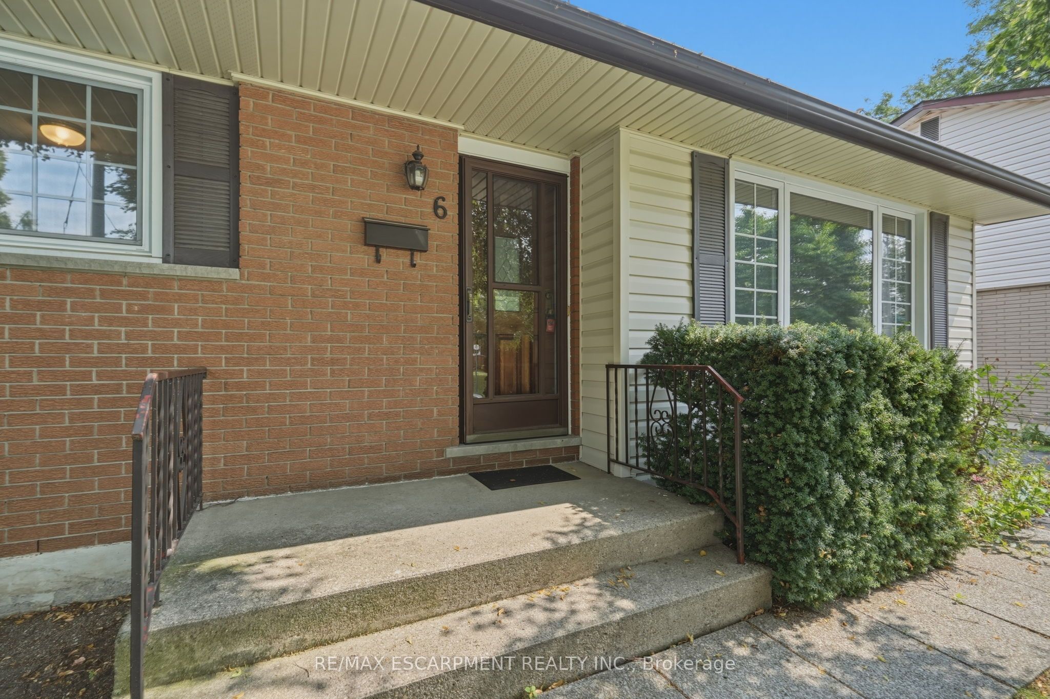 6 Caprice Court