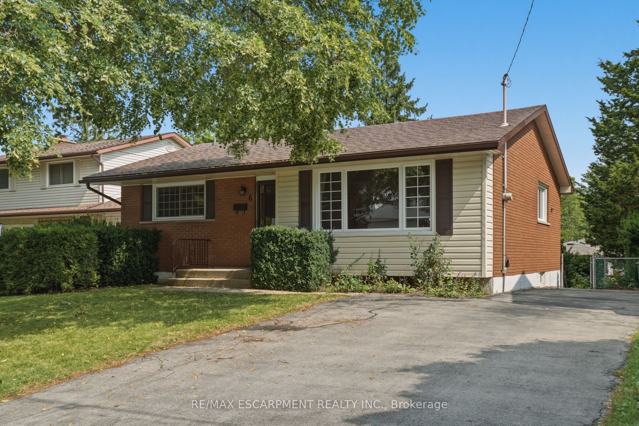 6 Caprice Court
