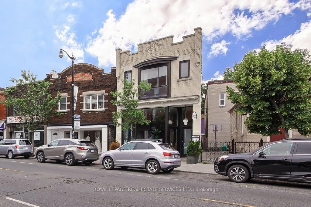 3047 Dundas Street W