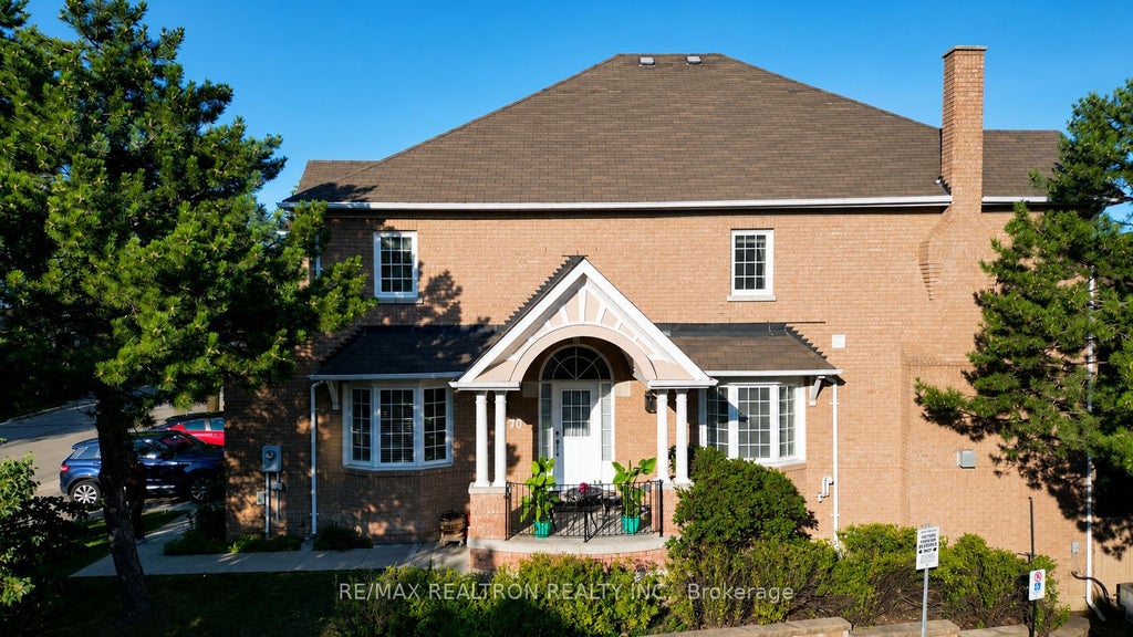 Photo of 190 Harding Blvd Boulevard W #70, Richmond Hill, ON L4C 0J9 (MLS # N13635702)