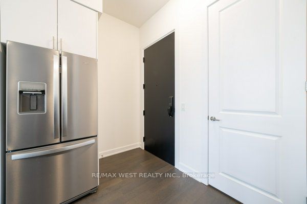 3220 William Coltson Avenue E 102