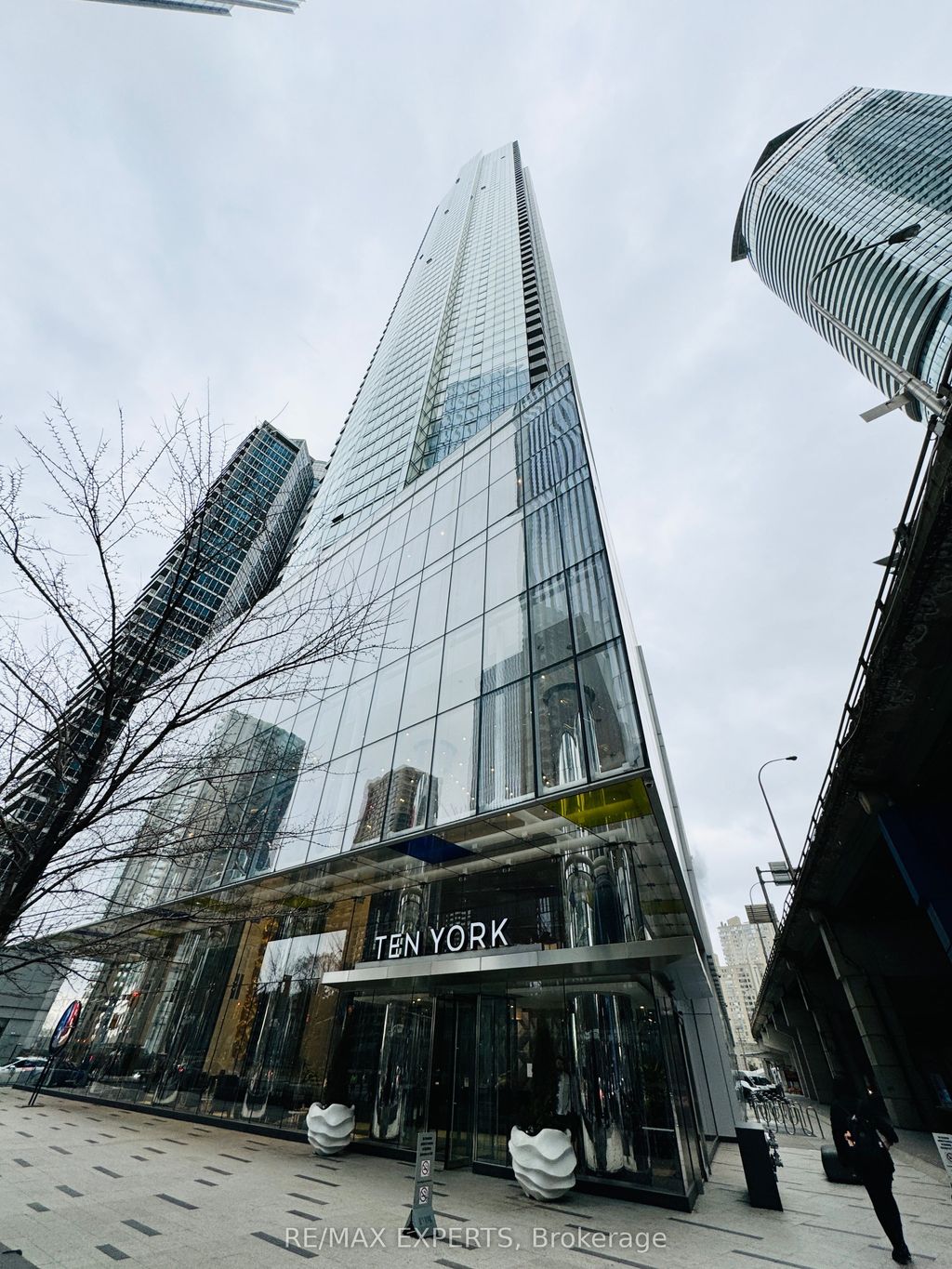 Photo of 10 York Street #1106, Toronto, ON M5J 2Z2 (MLS # C12641528)