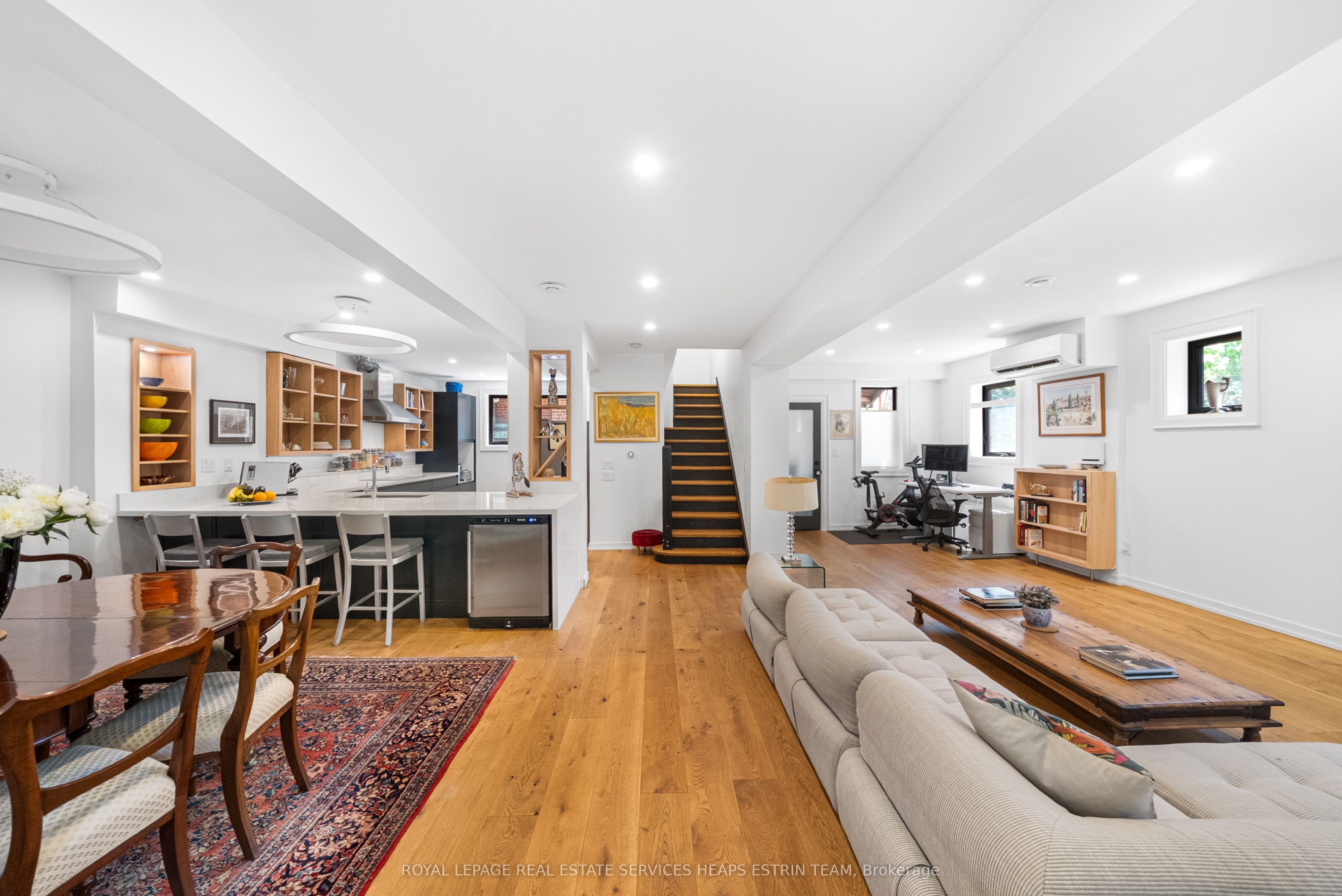 115 Robinson Street