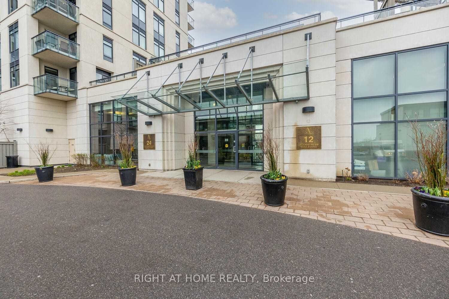 24 Woodstream Boulevard 305