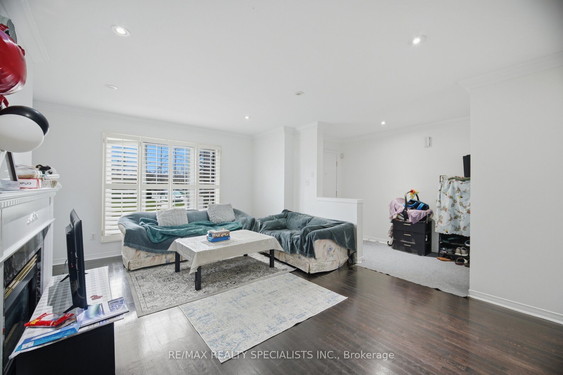 64 Dolphin Song Crescent