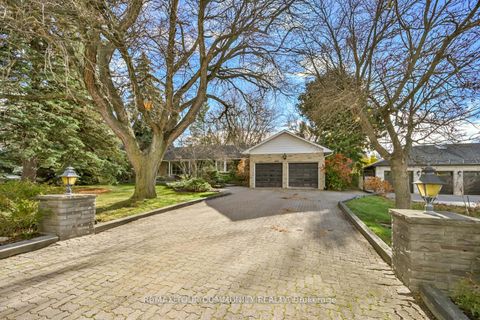 23 Denham Drive Richmond Hill ON L4C 6H6