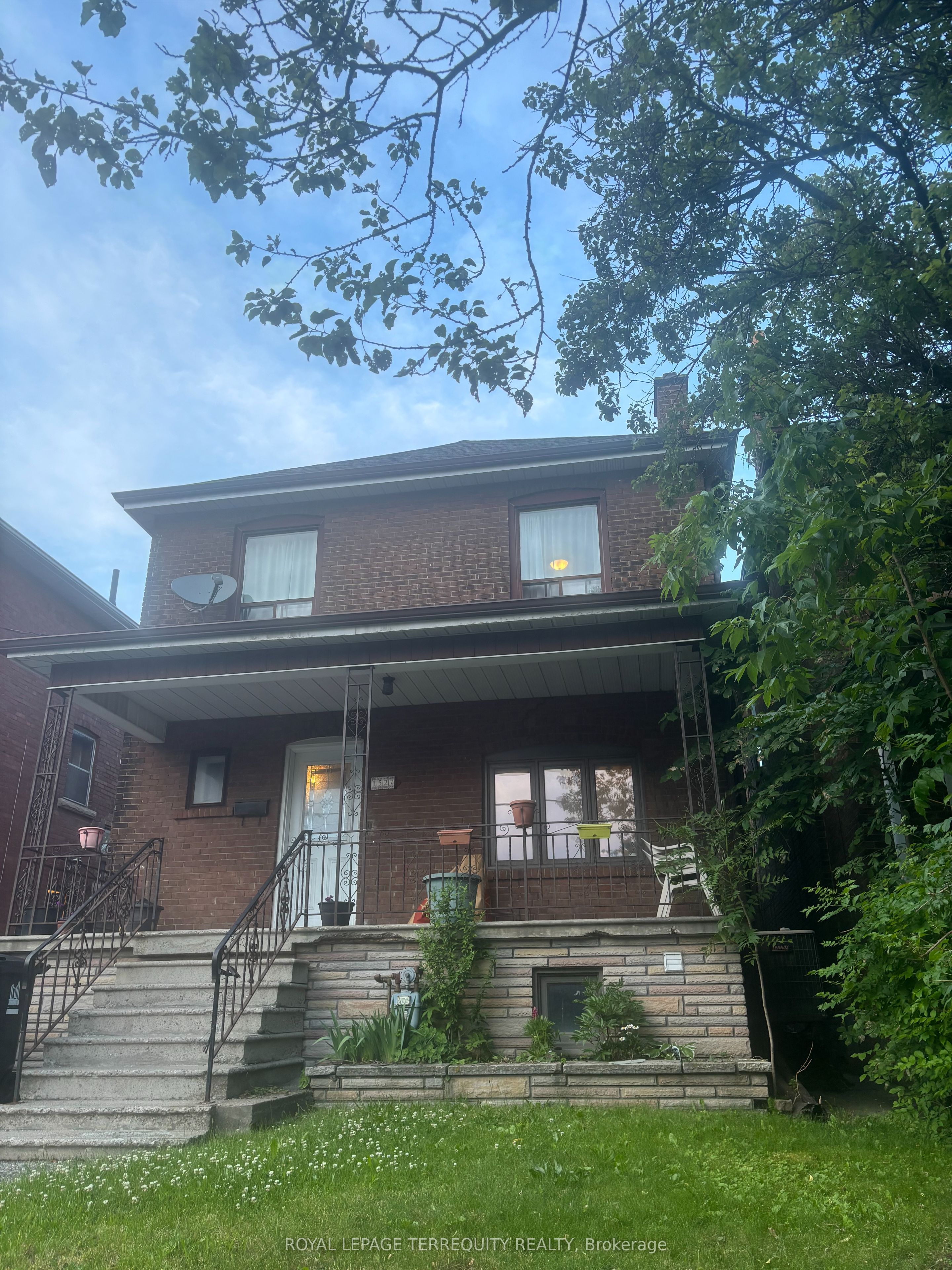 Photo 1 of 9 — 1527 Dufferin Street Lower, Toronto, ON M6H 3L5