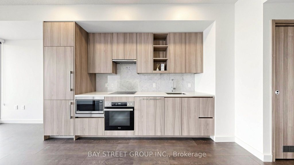Photo of 95 McMahon Drive, Toronto, ON M2K 0H2 (MLS # C13598164)