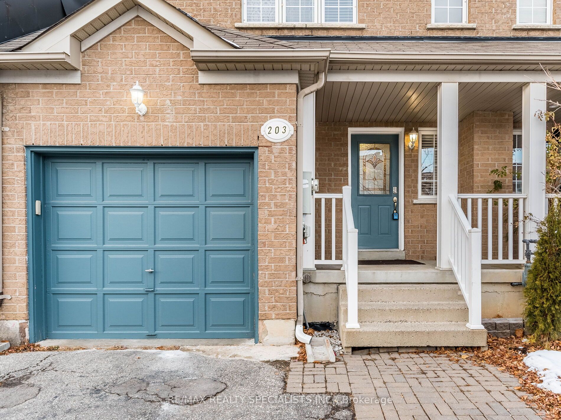 203 Sherwood Road