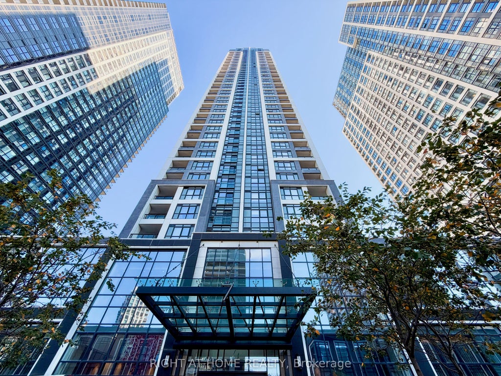 Photo of 7 Mabelle Avenue #709, Toronto, ON M9A 4X7 (MLS # W13877670)