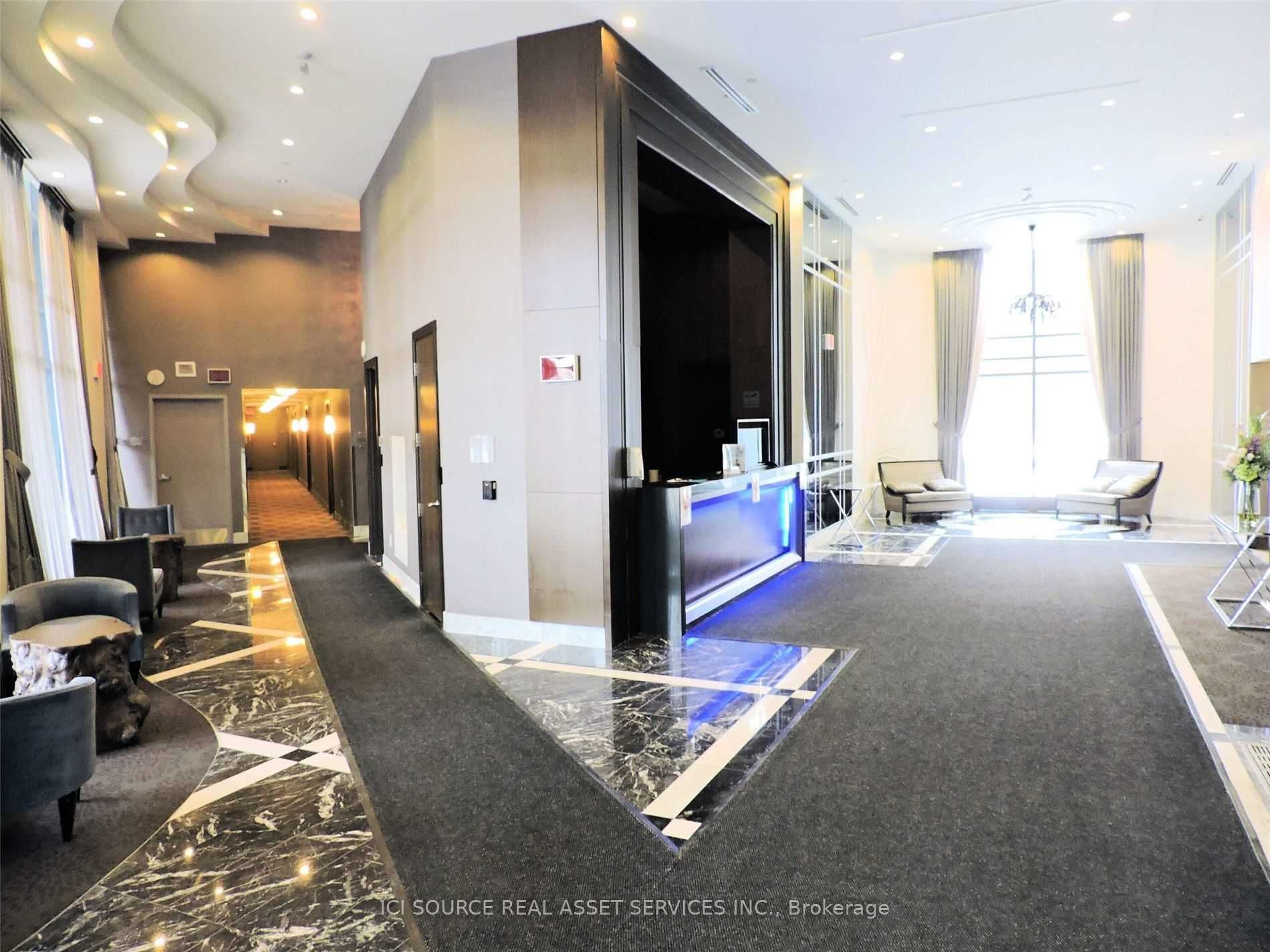 7608 Yonge Street 421