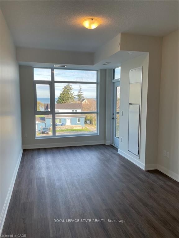 600 North Service Road 309