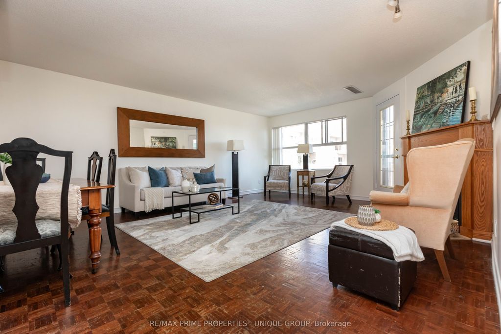 Photo of 18 Concorde Place #808, Toronto, ON M3C 3T9 (MLS # C12400409)