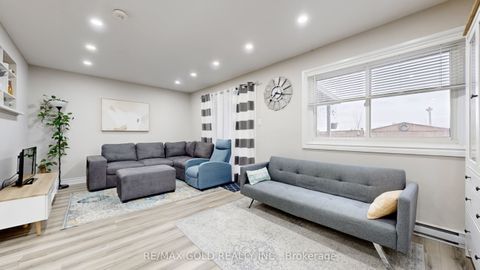 12 Glencastle Square Brampton ON L6S 2H8