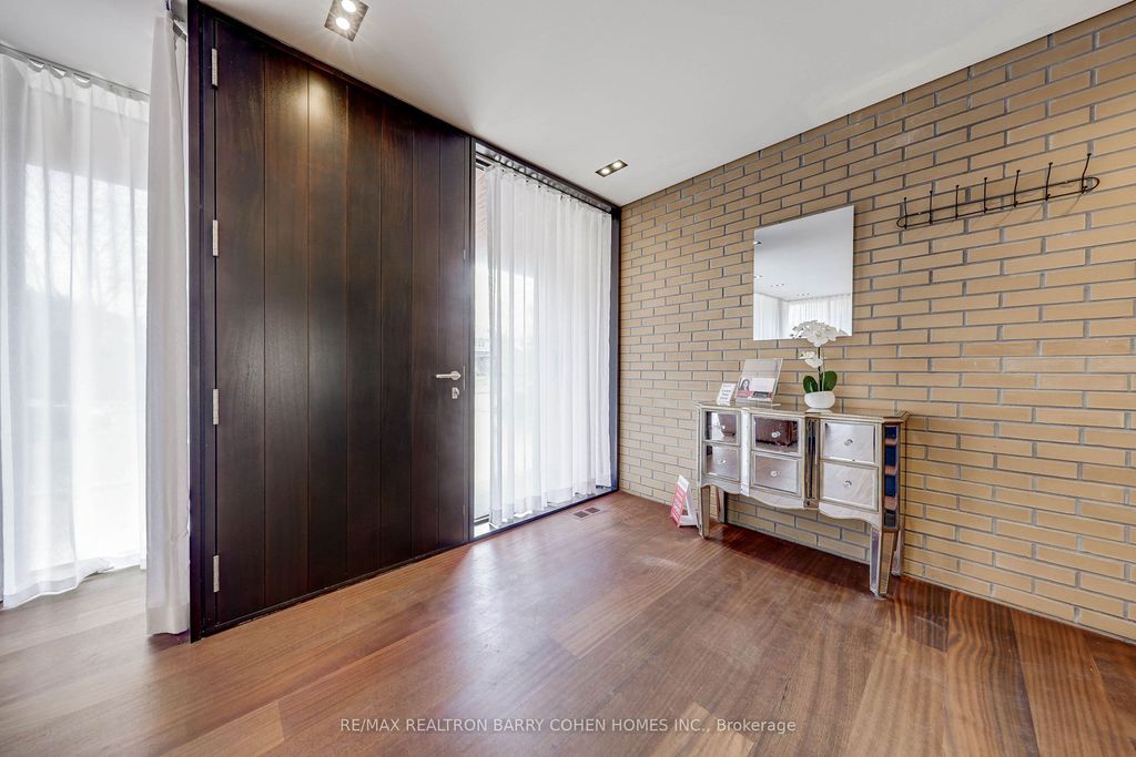 Photo of 6 Bannatyne Drive, Toronto, ON M2L 2N7 (MLS # C12953646)