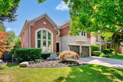 2293 Carpenters Circle Oakville ON L6M 3C6