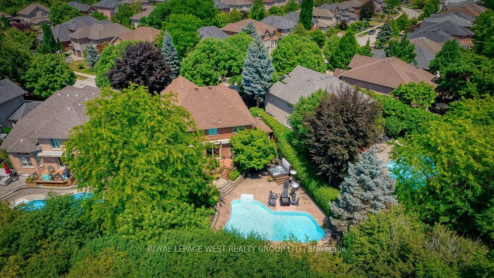 2293 Carpenters Circle