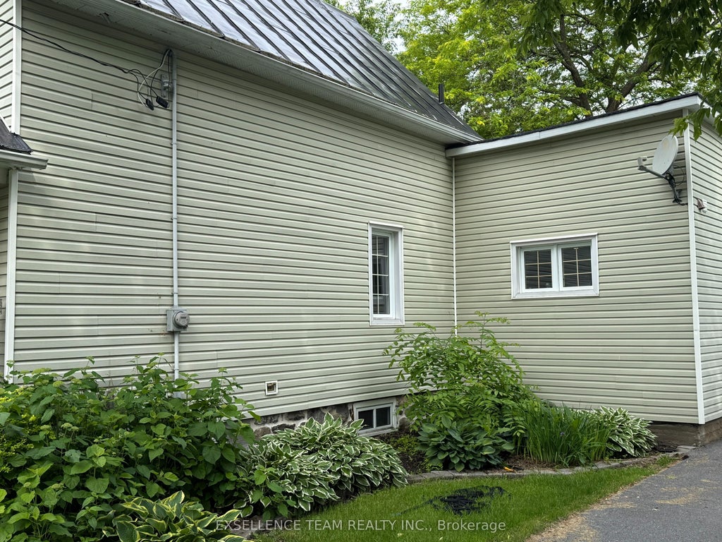 Photo of 23 Mechanic Street E, North Glengarry, ON K0C 1T0 (MLS # X13473382)