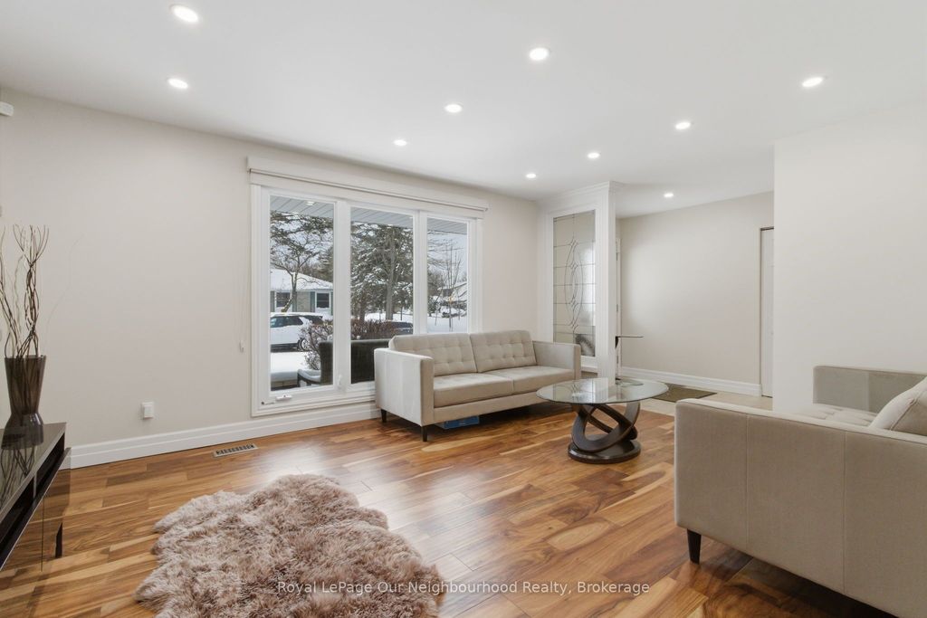 Photo of 181 McMaster Drive, London South, ON N6K 1J6 (MLS # X12704758)