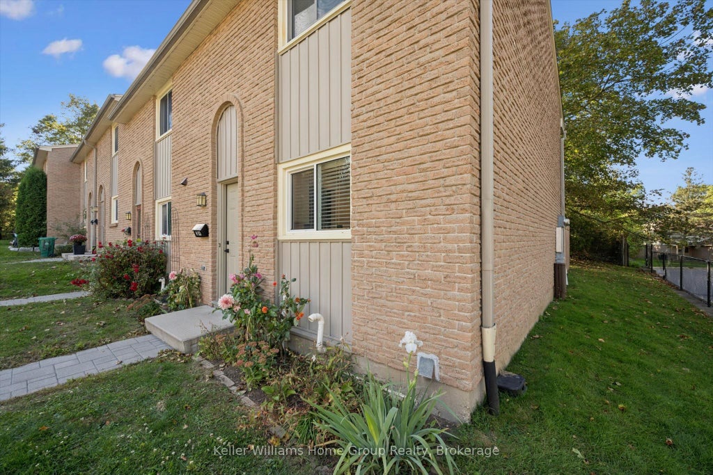 Photo of 223 Pioneer Drive W #H53, Kitchener, ON N2P 1L9 (MLS # X13895388)
