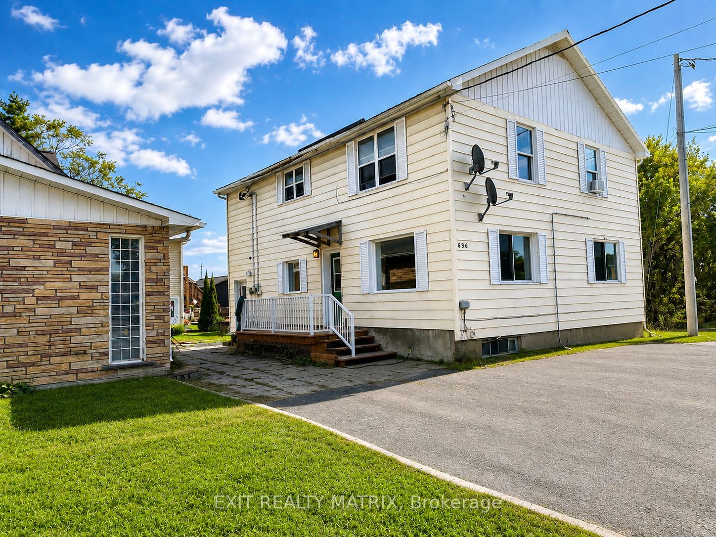Photo 1 of 12 — 696 PRINCIPALE Street A, Casselman, ON K0A 1M0