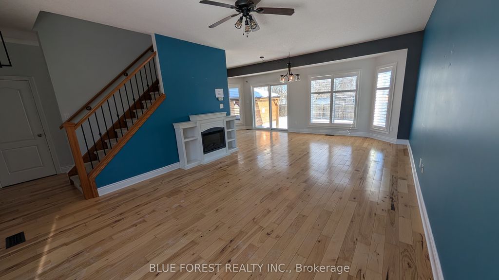 Photo of 125 Deborah Drive, Strathroy-Caradoc, ON N7G 4E2 (MLS # X12786624)