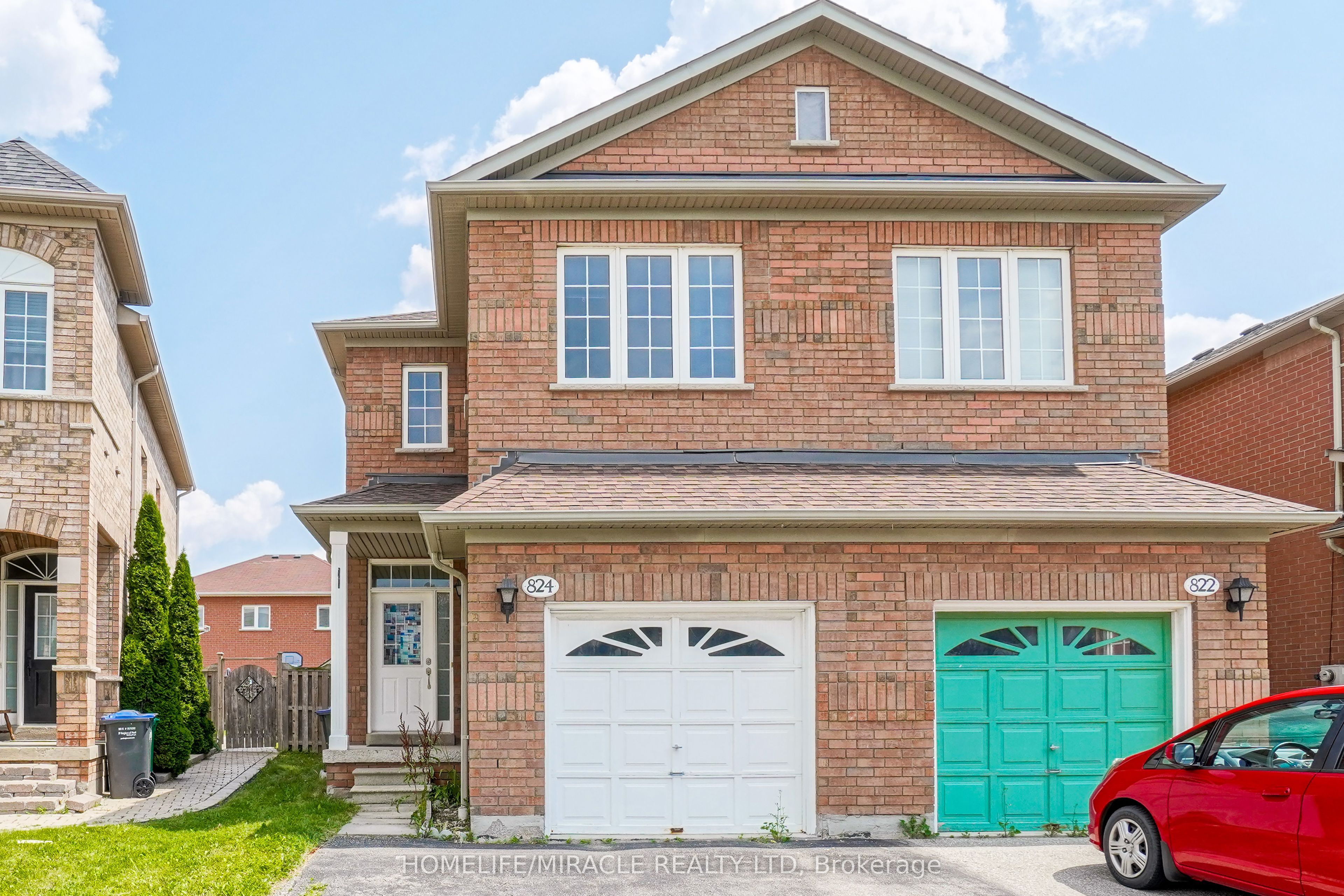 824 Khan Crescent