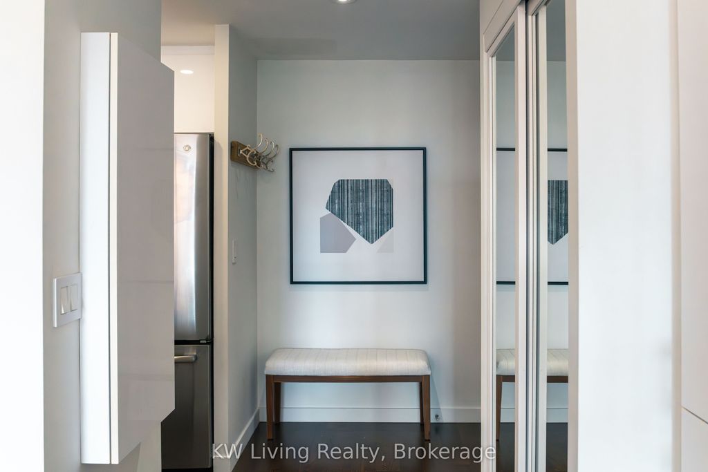 Photo of 281 Mutual Street #509, Toronto, ON M4Y 1X6 (MLS # C12423897)