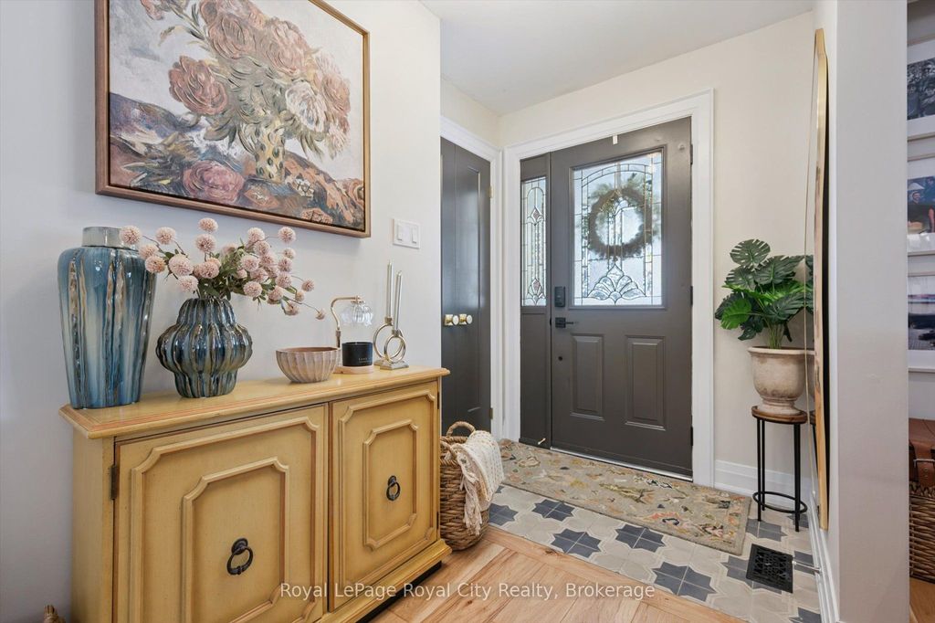 Photo of 18 Uplands Place, Guelph, ON N1E 3R4 (MLS # X12715266)