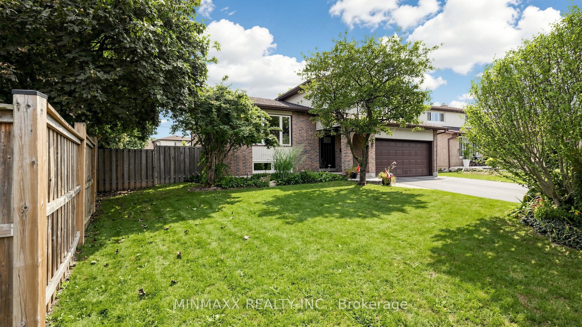 482 Gowland Crescent