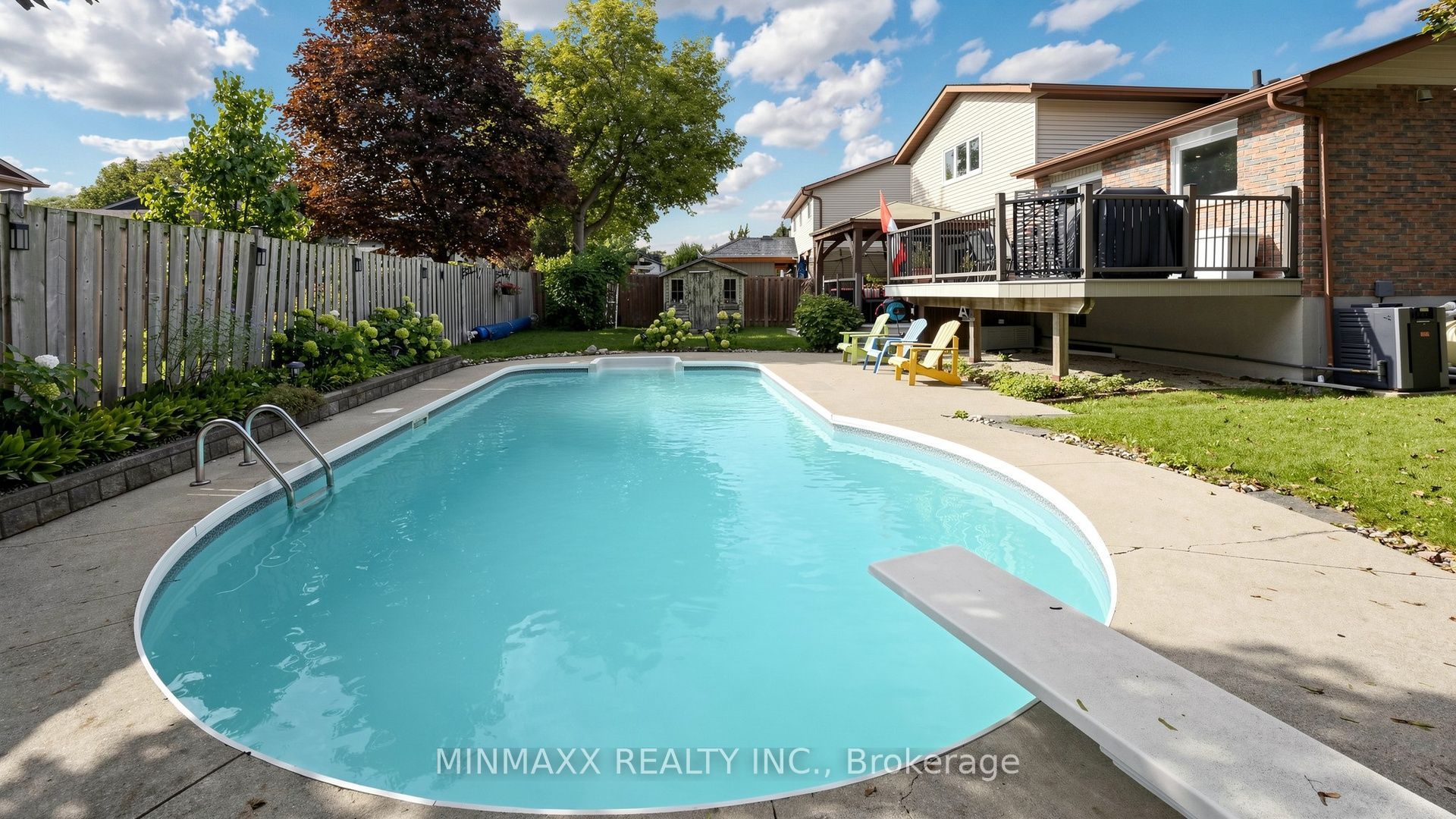 482 Gowland Crescent