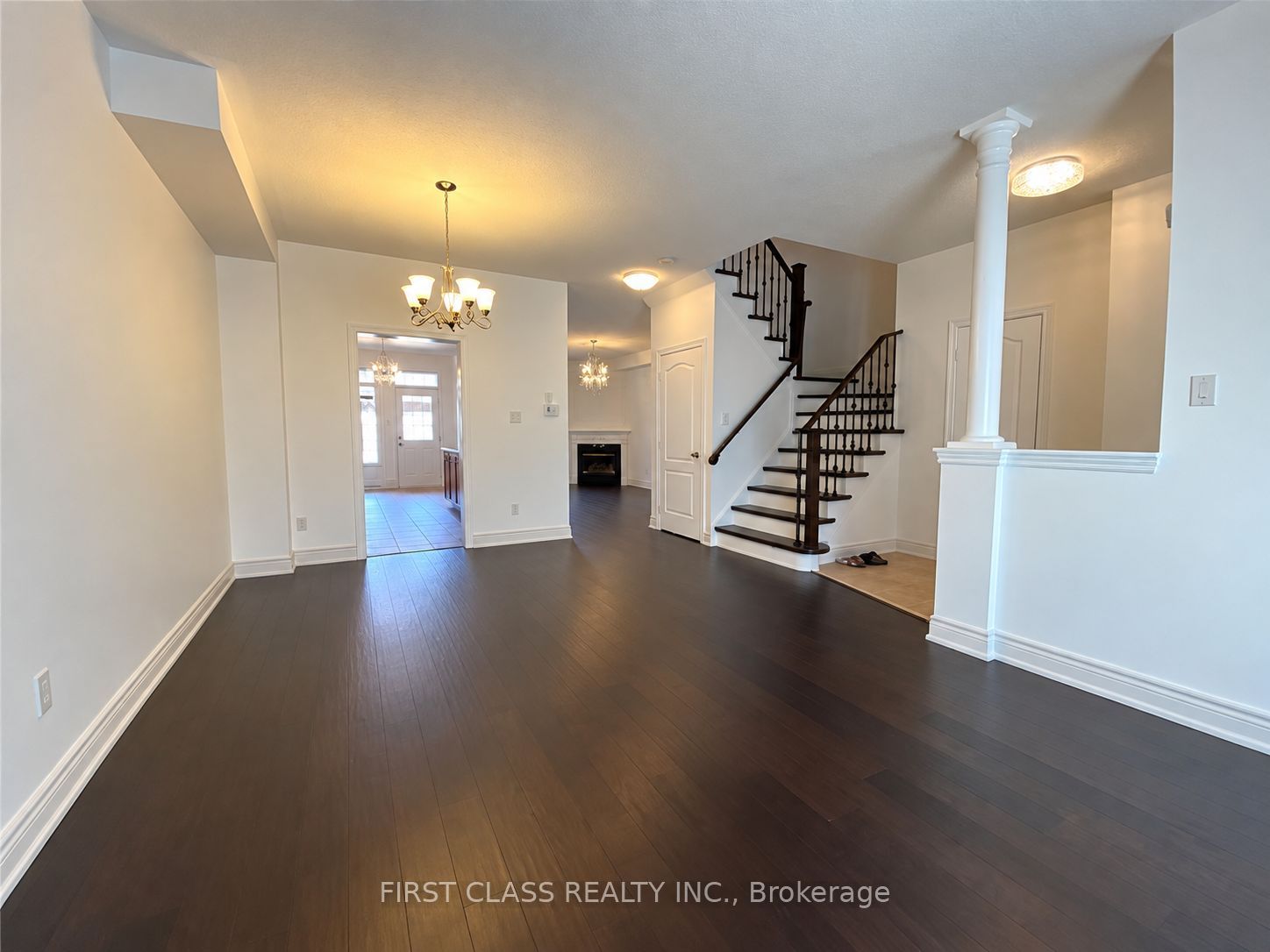 8 Catalina Crescent