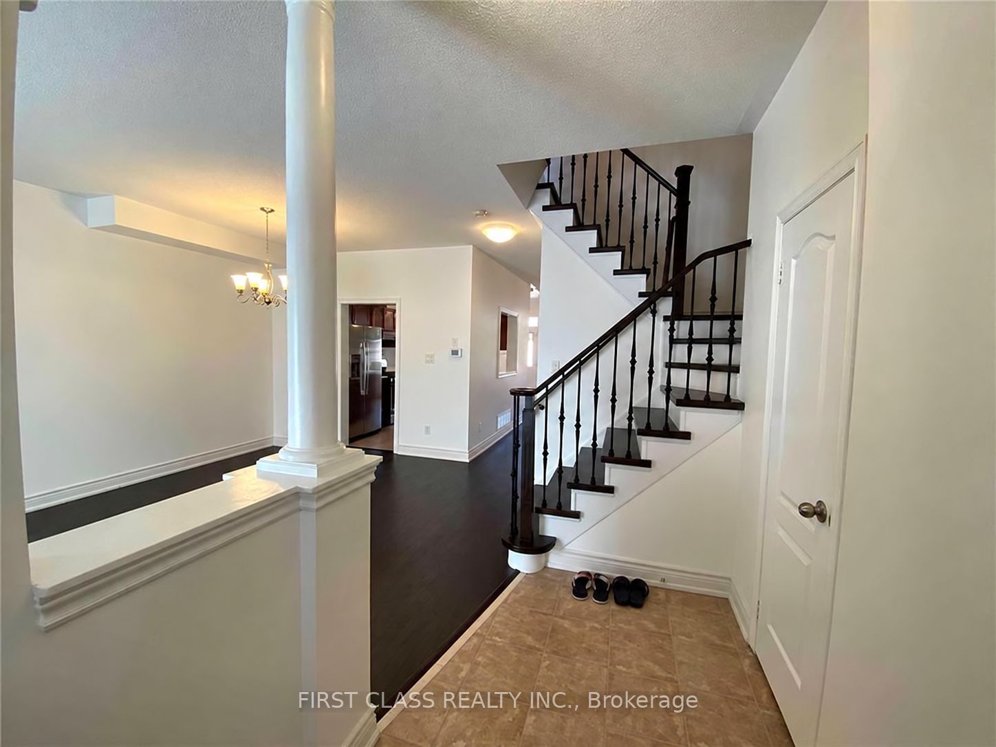 8 Catalina Crescent