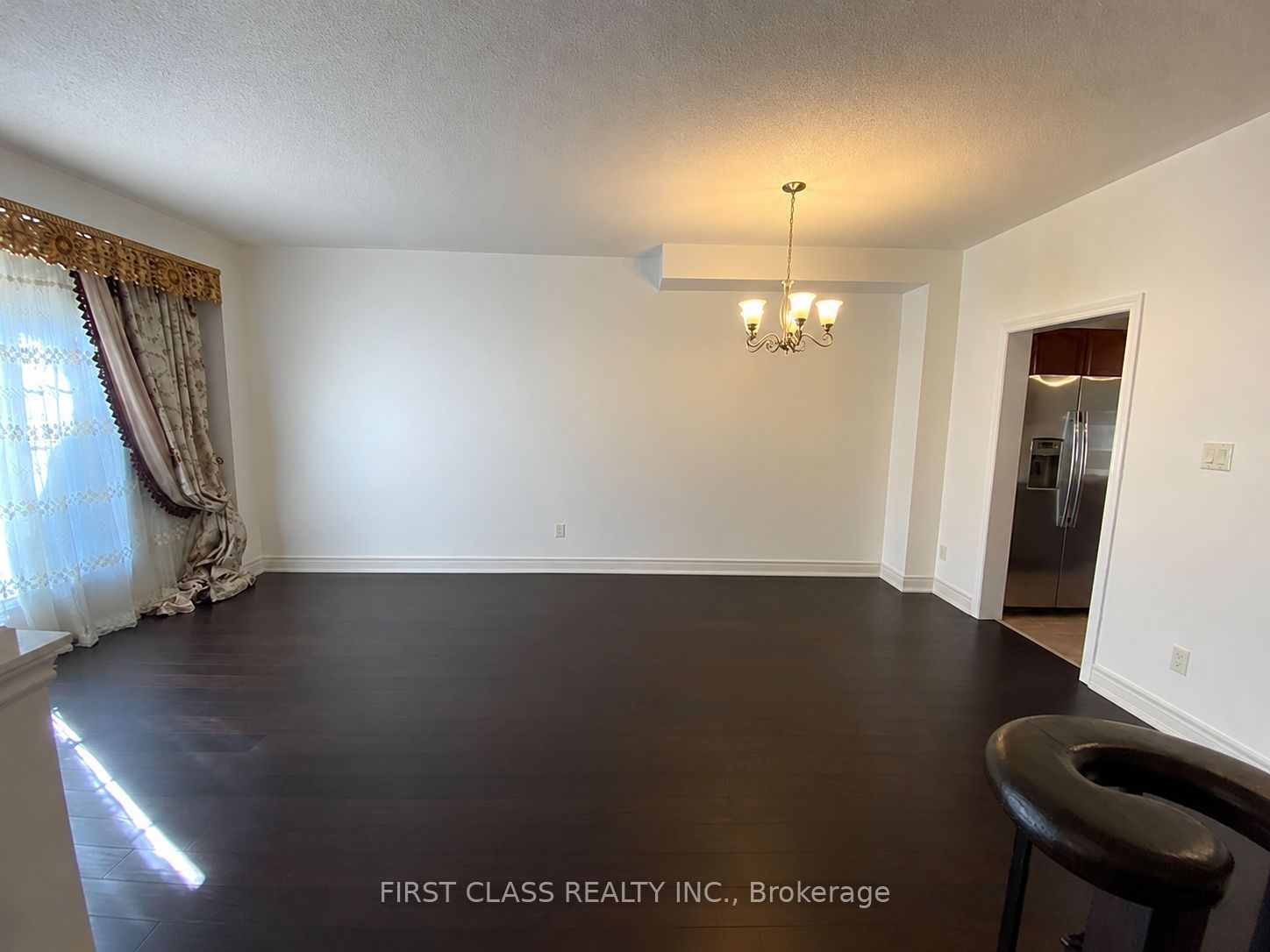 8 Catalina Crescent