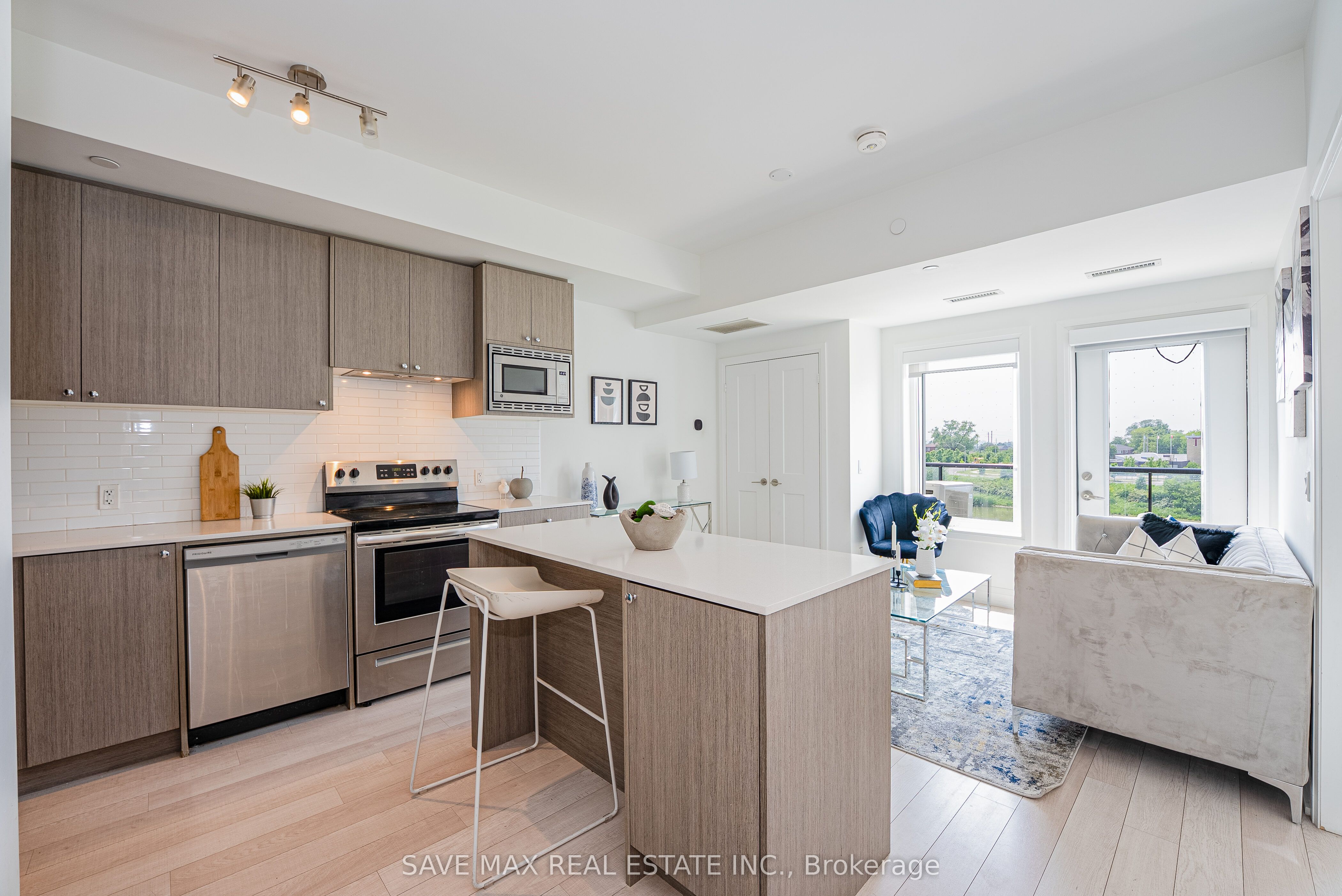 155 Downsview Park Boulevard 215