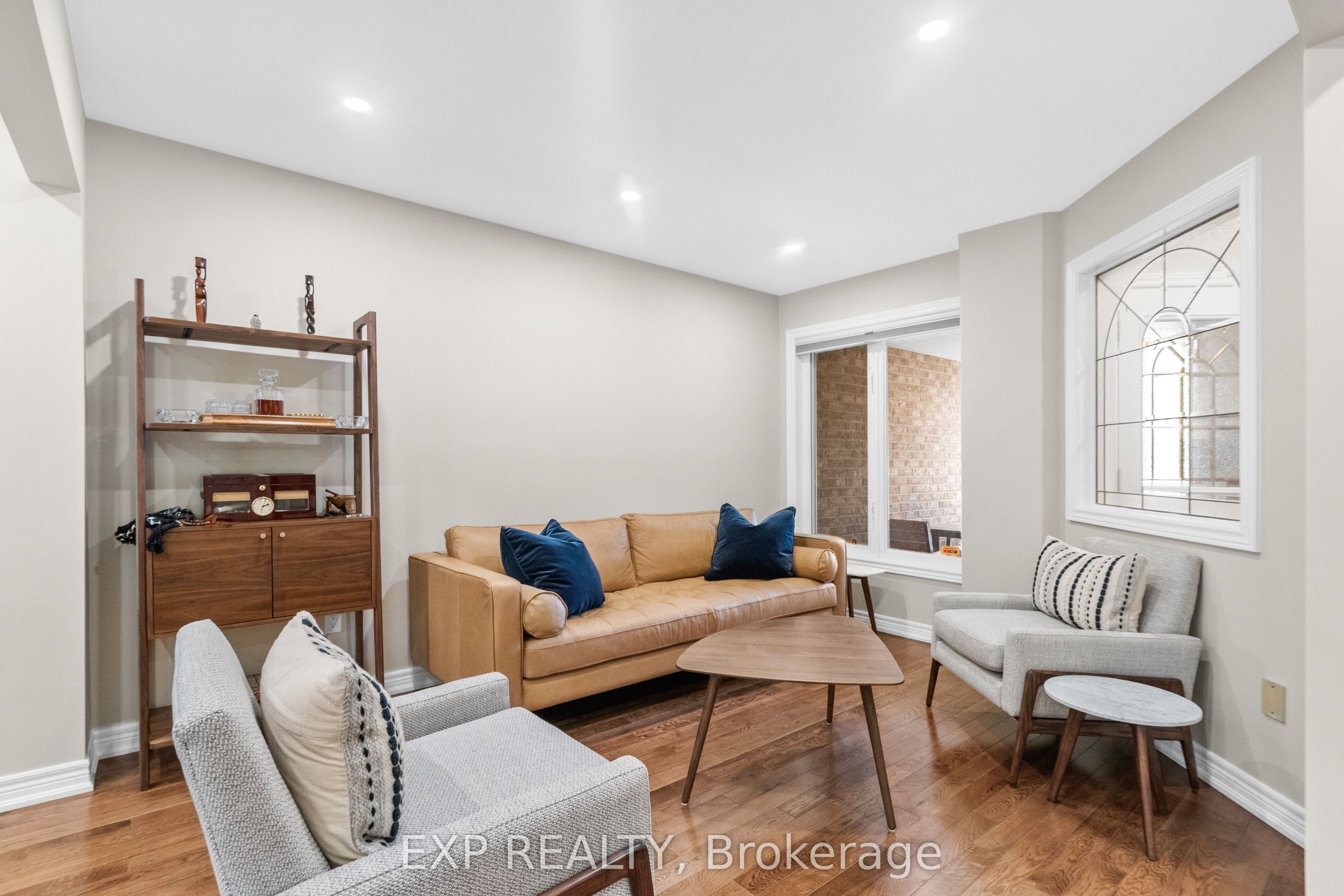 2555 Thomas Street 70