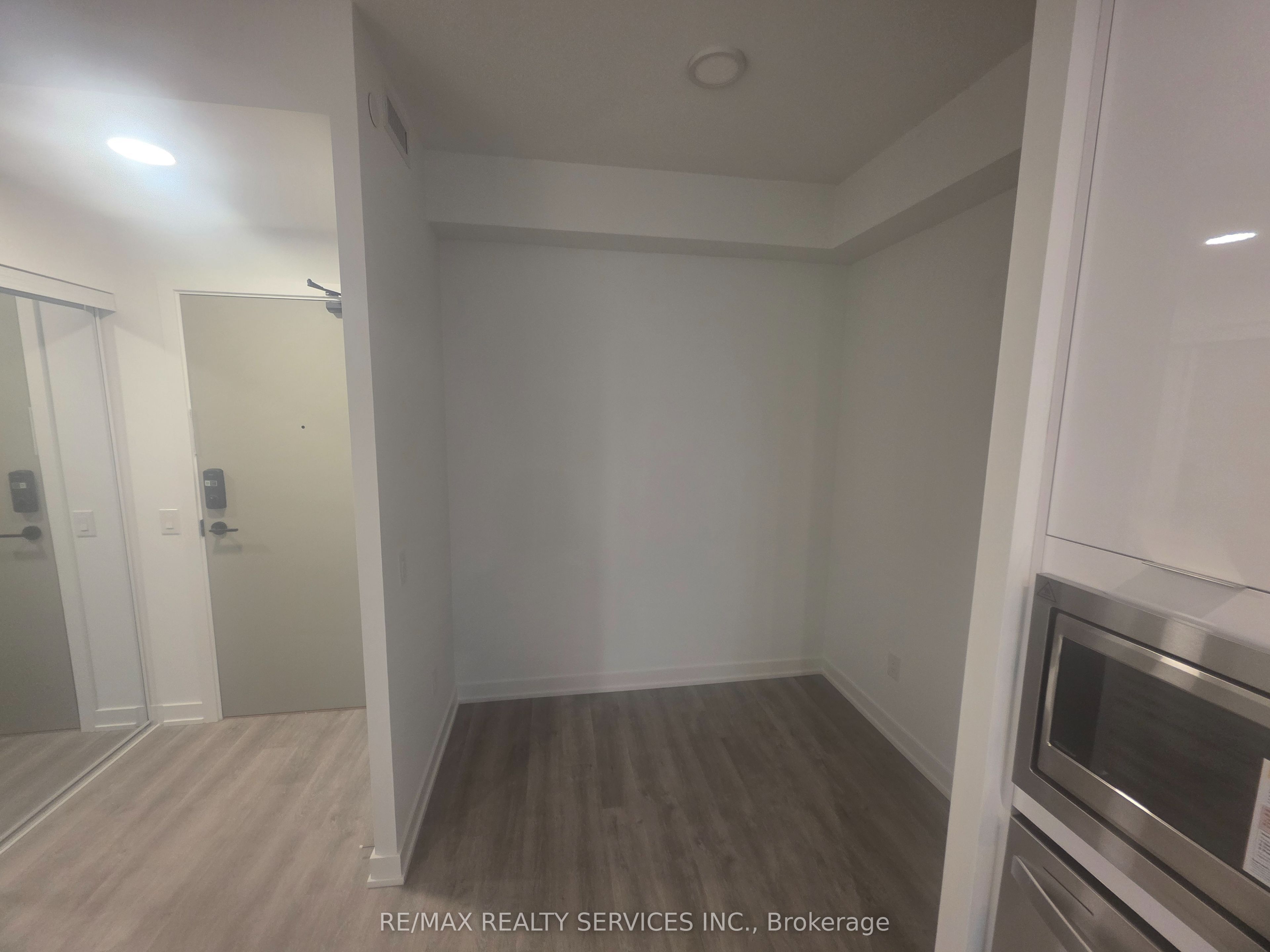 5105 Hurontario Street 1504