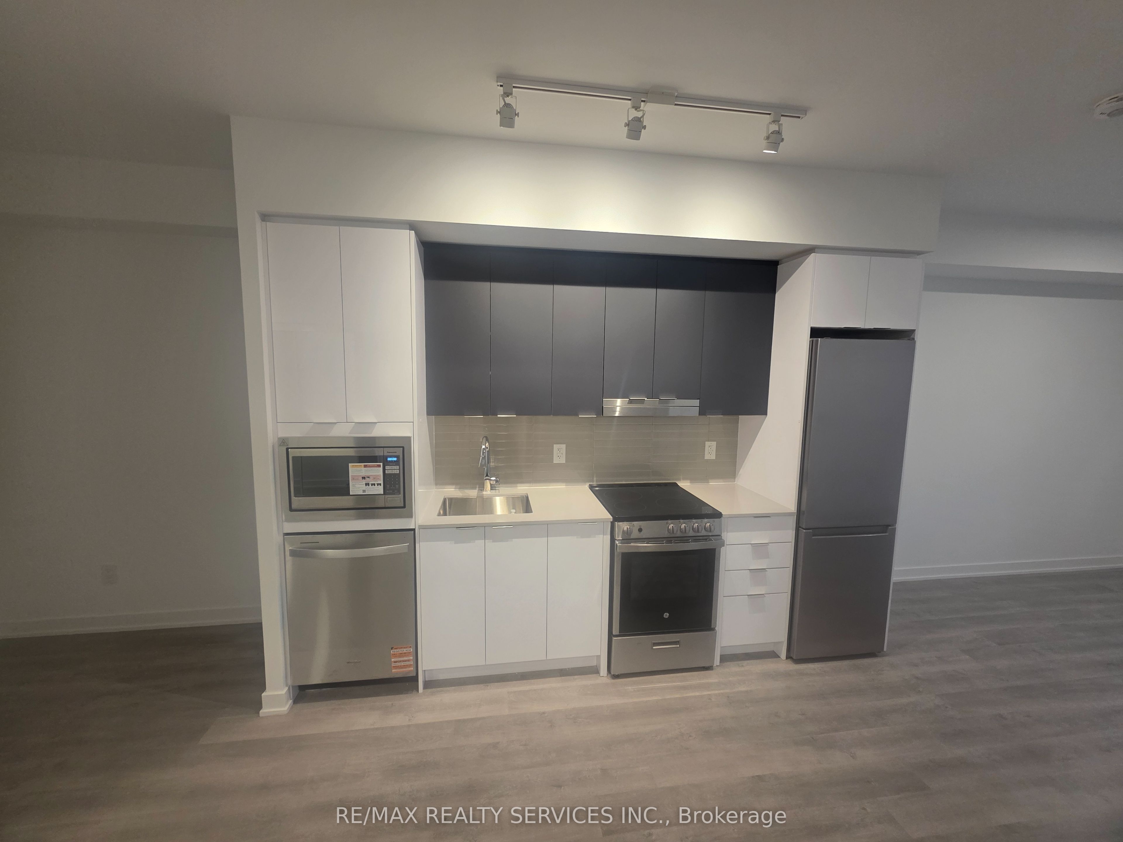 5105 Hurontario Street 1504