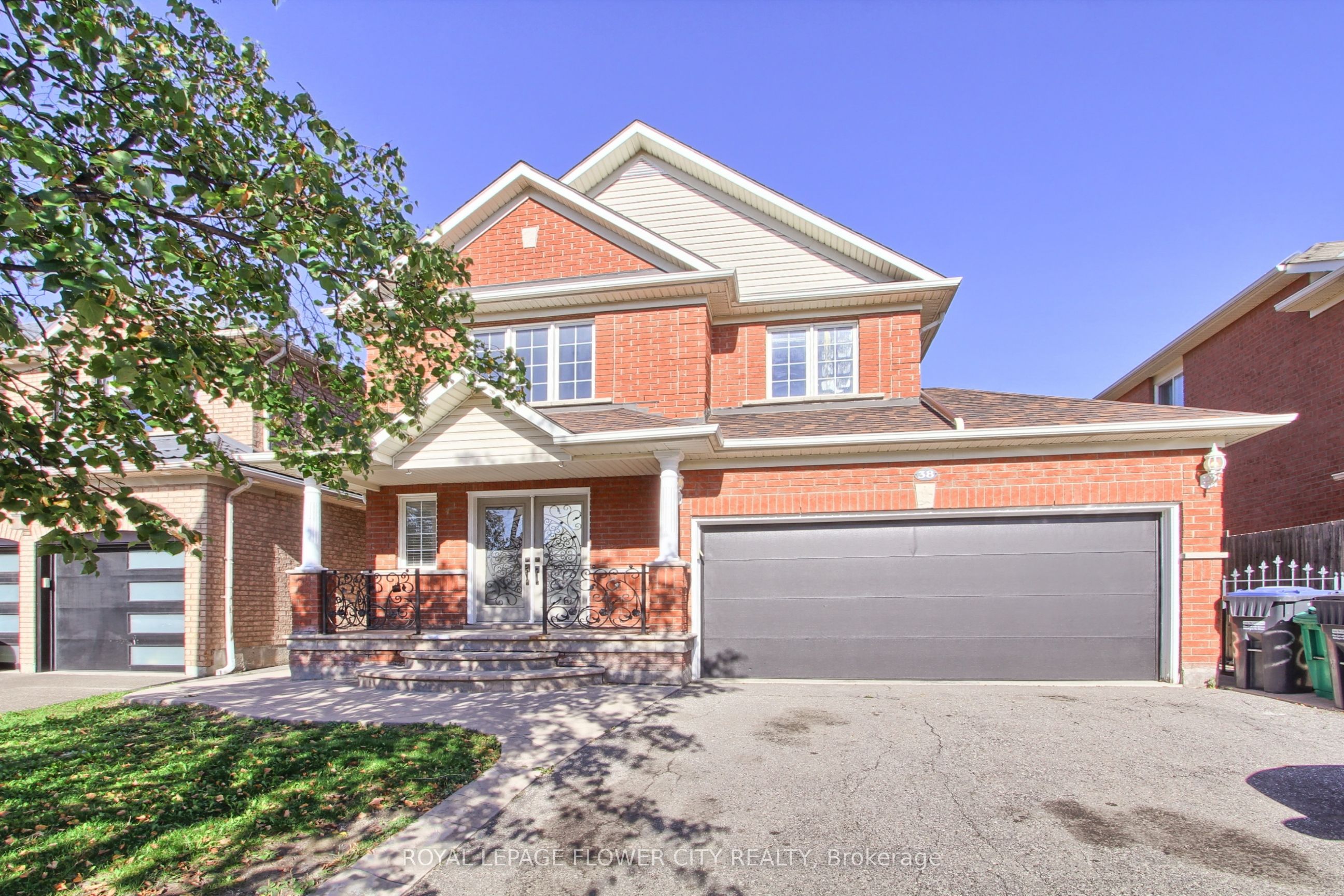 38 Milkweed Crescent Upper