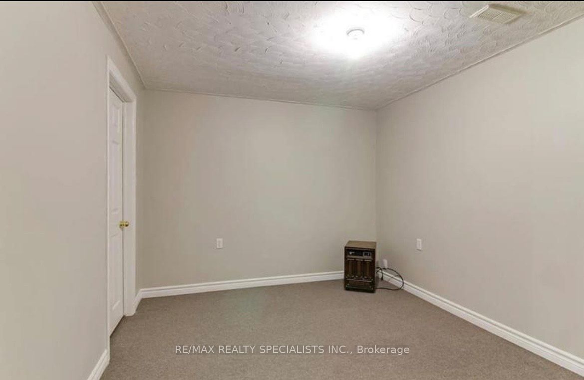 824 Ledbury Crescent Bsmt