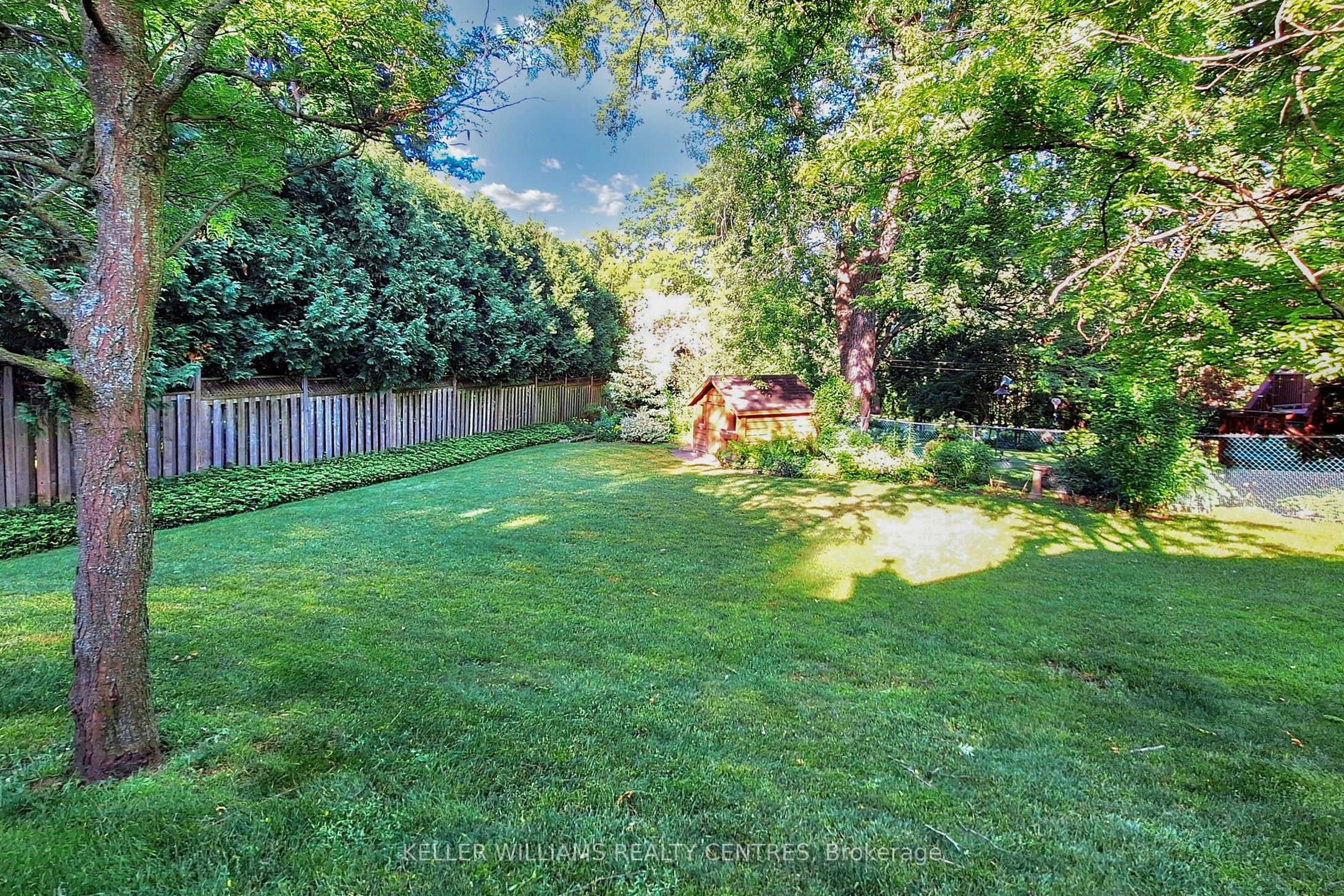 27 Hawthorne Lane