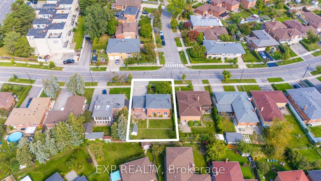 Photo of 182 Derrydown Road, Toronto, ON M3J 1R8 (MLS # W13800590)