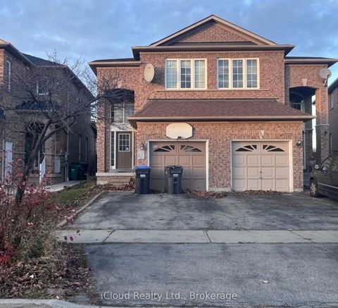 866 Khan Crescent Mississauga ON L5V 2R4