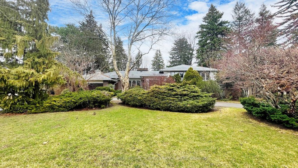 Photo of 2 Colvestone Road, Toronto, ON M2L 1X3 (MLS # C12964098)