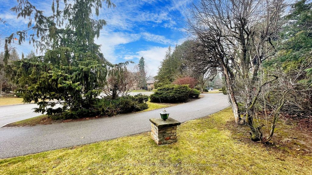 Photo of 2 Colvestone Road, Toronto, ON M2L 1X3 (MLS # C12964098)